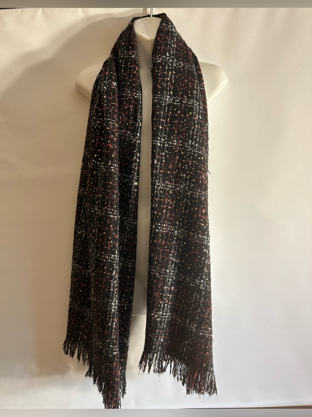 ANNE KLEIN BLACK MULTI OVERSIZED GOLD METALLIC SPECKS WITH FRINGE WRAP/SCARF